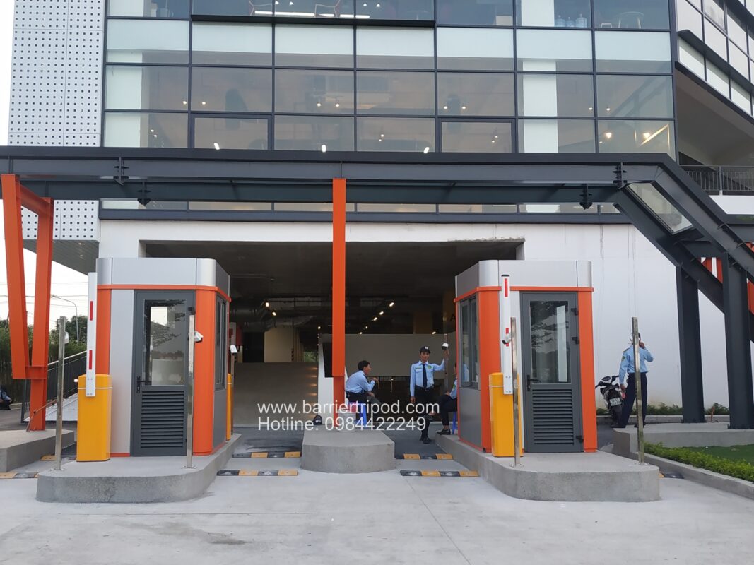 hệ thống kiểm soát xe nhân viên