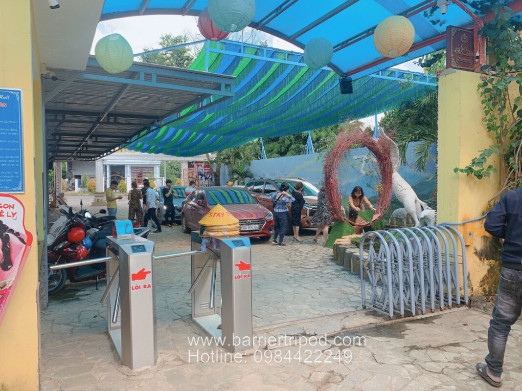 cổng xoay tripod Turnstiles